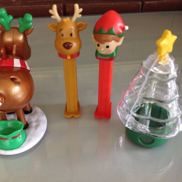 4 Christmas and 1 Easter Candy Dispensers - Picture 4 of 4